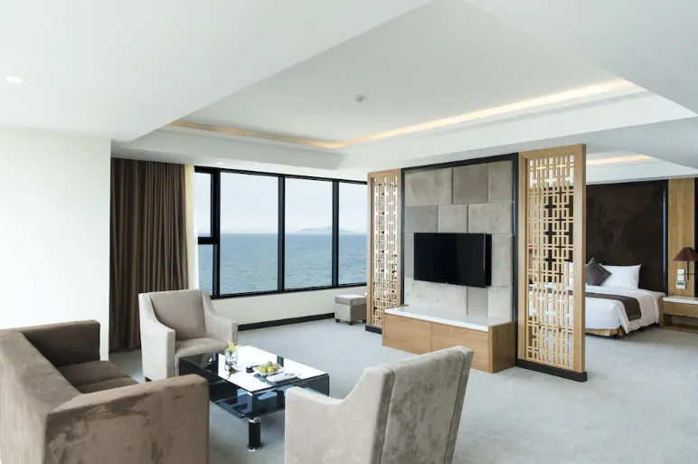 Khẳng định chất lượng với giải thưởng từ Agoda – Review Khách sạn Mường Thanh Luxury Đà Nẵng (2)