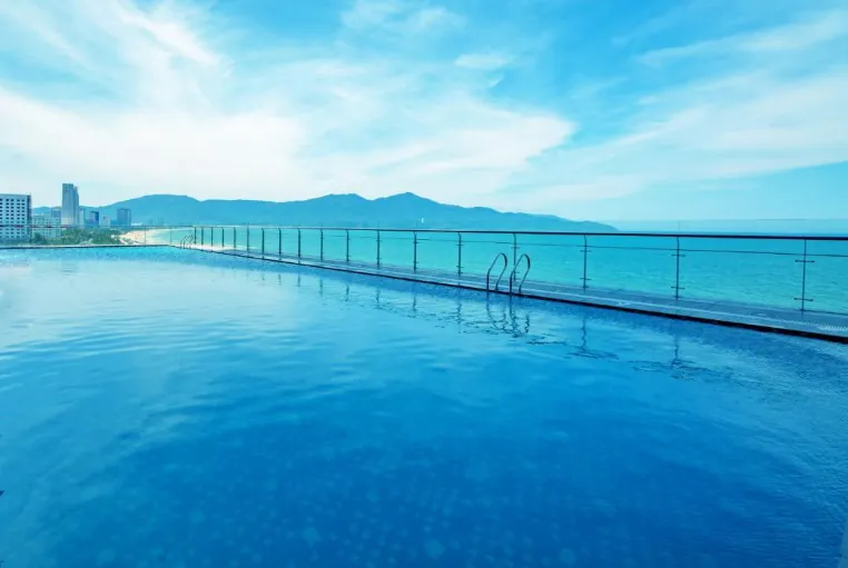 Không gian sang trọng – Kiến trúc hiện đại giao hòa với thiên nhiên – Review Khách sạn Mường Thanh Luxury Đà Nẵng (4)