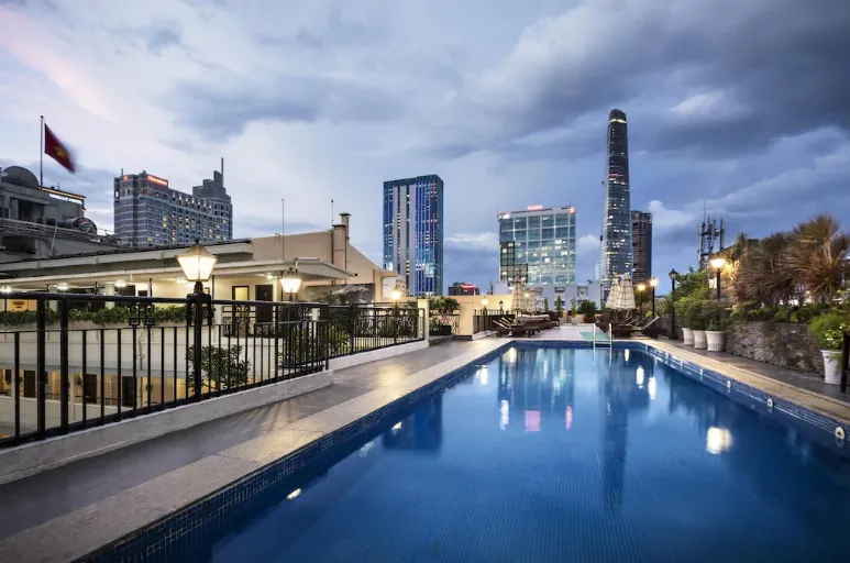 Vị trí kim cương – Sát vách mọi điểm hot nhất Sài Gòn – Review Rex Hotel Saigon – Nghỉ Dưỡng 5 Sao Giữa Sài Gòn (2)