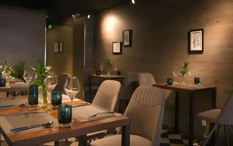 Ẩm thực & giải trí tại chỗ – Không cần đi đâu xa vẫn đầy đủ tiện nghi – Review Khách sạn C Central Hotel – giữa lòng Sài Gòn (3)
