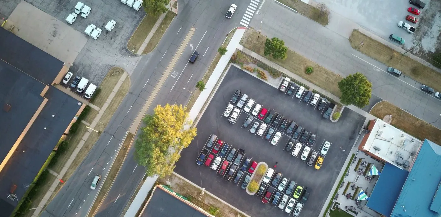 Bãi Đỗ Xe Thông Minh (Smart Parking) Khách Sạn Qua ELV