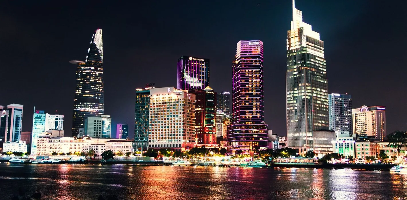 Review Rex Hotel Saigon – Nghỉ Dưỡng 5 Sao Giữa Sài Gòn