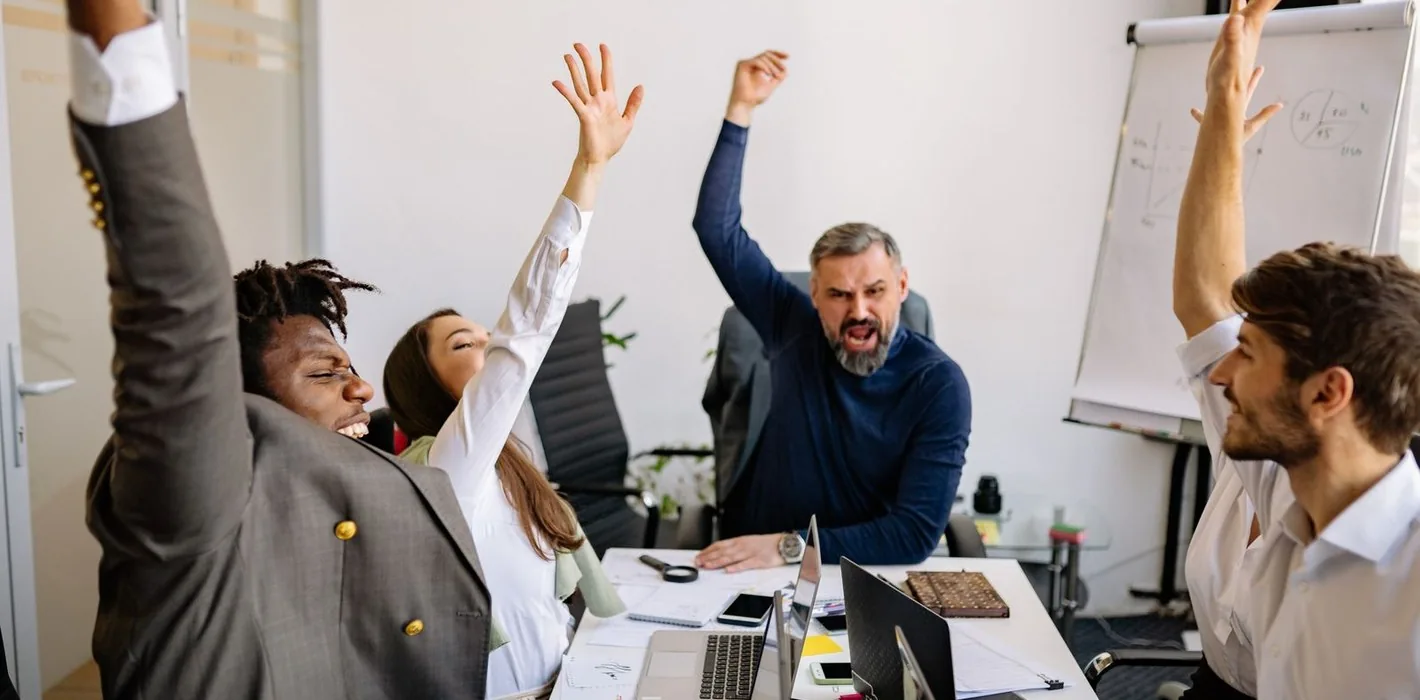 Top 5 Phần Mềm Phân Tích Dữ Liệu & AI Dự Báo Cho Khách Sạn